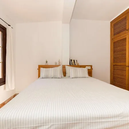 Beautiful With Private Pool, Garden & Forest Appartement Es Mercadal