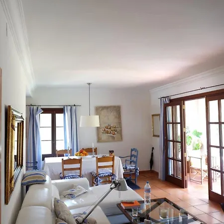 Beautiful With Private Pool, Garden & Forest Apartment Es Mercadal