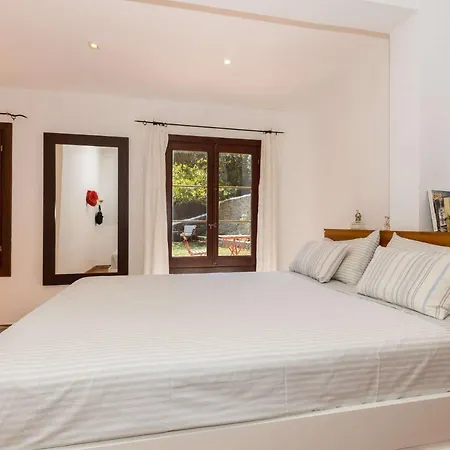 Beautiful With Private Pool, Garden & Forest *