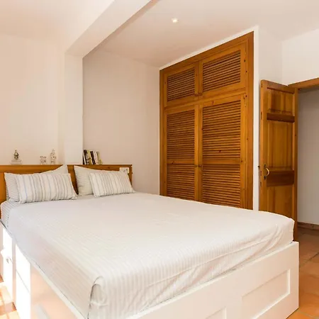 Beautiful With Private Pool, Garden & Forest Apartamento Es Mercadal